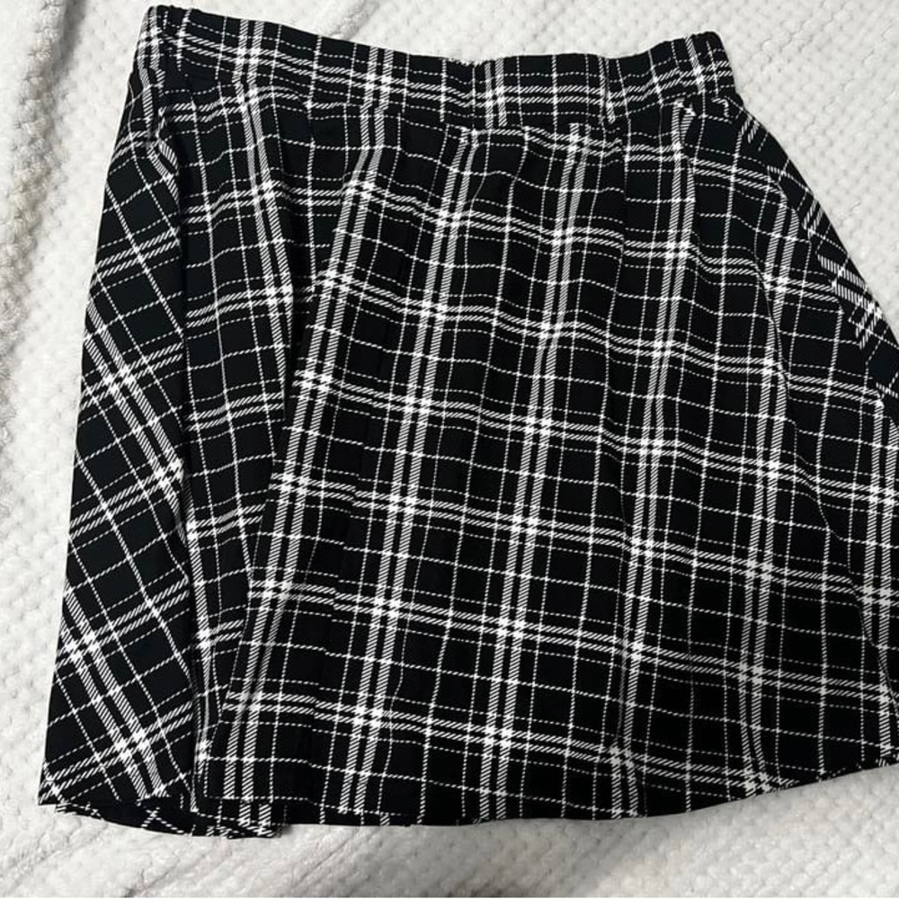 Plaid black skirt (stretchy) size 1x